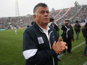 Fue hasta hace poco entrenador de Santiago Morning. Antes, dirigió en Perú, México, Indonesia y Ecuador. 