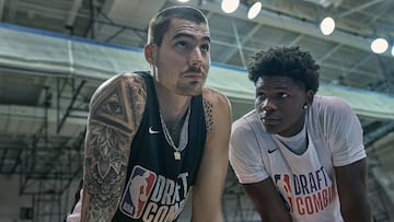 Juancho Hernangómez as Bo Cruz (left) and Anthony Edwards as Kermet Wilts in Hustle.