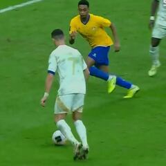 Cristiano Ronaldo reigns supreme: mesmerizing dribble culminates in unstoppable goal!