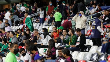 Soccer Football - World Cup - Concacaf Qualifiers - Mexico v United States - Estadio Azteca, Mexico City, Mexico - March 24, 2022 Mexico fans in the stands before the match REUTERS/Henry Romero