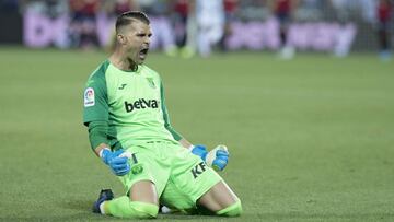 Cu&eacute;llar celebra el gol anulado al Legan&eacute;s en el partido ante Osasuna.