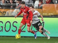 Partido de Liga Hypermotion entre el Burgos CF y el CD Mirandes celebrado en el estadio ‘El Plantío.
Córdoba del Burgos y Novoa del Mirandes
07-03-2026 - RICARDO ORDÓÑEZ