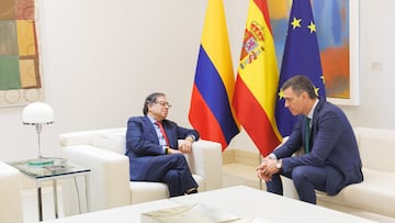 El presidente del Gobierno, Pedro Sánchez (d), se reúne con el presidente de la República de Colombia, Gustavo Petro Urrego (i), en el Palacio de la Moncloa, a 4 de mayo de 2023, en Madrid (España). Sánchez mantiene un encuentro con Gustavo Petro y después, tiene lugar la firma de acuerdos entre los ministros de ambos países. Este acto se enmarca en la visita de Estado del presidente de Colombia a España durante tres días con la que los dos países aspiran a seguir profundizando en una ‘rica’ relación bilateral.
04 MAYO 2023;MADRID;SANCHEZ;GUSTAVO PETRO
Eduardo Parra / Europa Press
04/05/2023