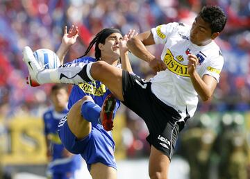 El central jugó harto tiempo en Colo Colo donde fue campeón en uno de los mejores momentos del club en su historia. 