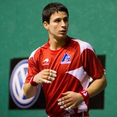 Julen, el hijo de la leyenda Retegi, deja la pelota profesional