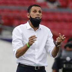 Los cambios de Poyet que le modificaron la cara a la UC