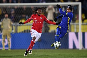 Año: 2016 | Club con el que ganó el trofeo: Bayern Munich. Club actual: Lille O. S. C. (Portugal).