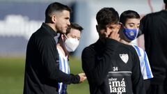 Jairo, en el entrenamiento de este viernes con jugadores del M&aacute;laga Genuine.