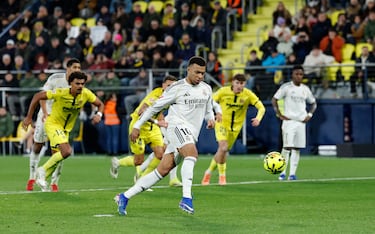 Sentencia el Real Madrid para ponerse líder en La Cerámica. Mbappé selló su doblete con un Panenka de penalti, batiendo nuevamente a Luiz Júnior.