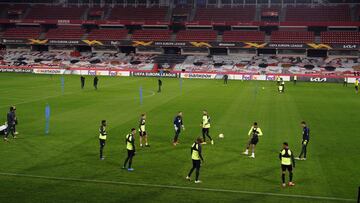 Entrenamiento del Granada previo al duelo ante el Nápoles.