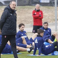 Víctor Fernández recupera a Papu y Lasure frente al Osasuna