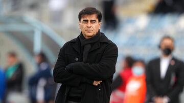 Futbol, Audax Italiano vs Colo Colo.
Fecha 18, campeonato Nacional 2022.
El entrenador de Colo Colo Gustavo Quinteros, dirige a sus jugadores durante el partido por la primera division disputado en el estadio El Teniente de Rancagua, Chile.
16/07/2022
Felipe Zanca/Photosport
Football, Audax Italiano vs Colo Colo.
18th date, 2022 National Championship.
Colo ColoÕs head coach Gustavo Quinteros gives instructions to his players during the first division match held at El Teniente stadium in Rancagua, Chile.
07/16/2022
Felipe Zanca/Photosport