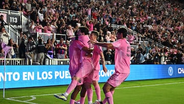 Las Garzas evitaron la derrota con una fantástica anotación del futbolista venezolano tras asistencia del astro argentino.