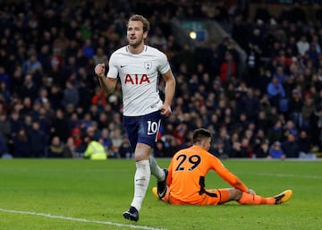 El londinense consiguió asentarse como titular en 2015 en el Tottenham. Siempre con buenas cifras goleadoras alcanzó la treintena de goles en la temporada 2017/18.