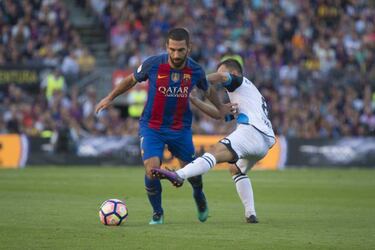 Iniesta to miss up to 14 games, including El Clásico