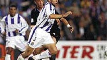 <B>PIEZA CODICIADA</B>. Marcos tiene ofertas para dejar Valladolid, pero el club espera que se quede.