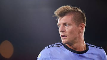 ALMERIA, SPAIN - AUGUST 14: Toni Kroos of Real Madrid looks on during the LaLiga Santander match between UD Almeria and Real Madrid CF at Juegos Mediterraneos on August 14, 2022 in Almeria, Spain. (Photo by Fran Santiago/Getty Images)