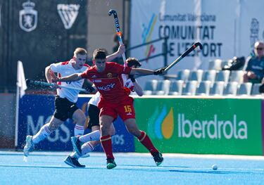 España tira de inteligencia