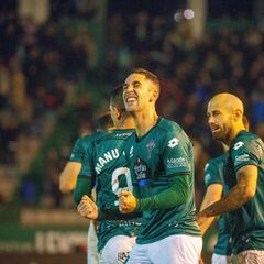 Aprobados y suspensos del Racing de Ferrol: Sabin Merino salvó los muebles en un partido sin defensa