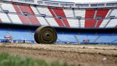 El c&eacute;sped del Vicente Calder&oacute;n se retira para el concierto de Bon Jovi.