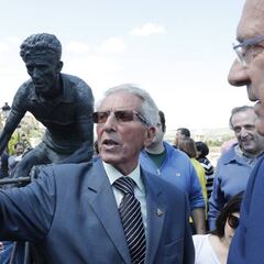 Toledo se rinde a Bahamontes: el 'Águila' ya tiene su estatua