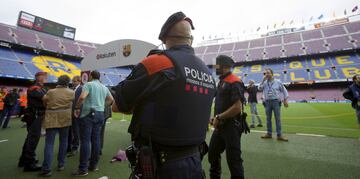 Los aficionados que acudieron al partido no pudieron entrar