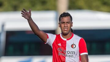 El centrocampista Renato Tapia, durante un partido con el Feyenoord holand&eacute;s.