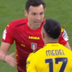 ¡Se enfureció con el árbitro! Así fue la expulsión de Gary Medel