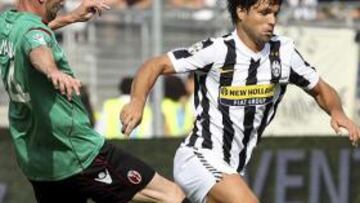 La Juventus de Tur¨ªn pinch¨® (1-1) en el Stadio Olimpico Grande Torino despu¨¦s de empatar frente al Bolonia y se queda en la segunda plaza siendo el liderato para el Sampdoria tras la diputa del grueso de la sexta jornada a falta del AC Milan-Bari.