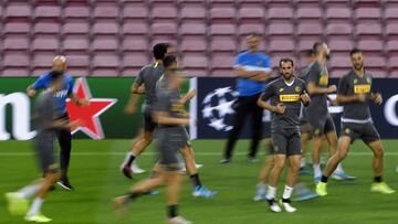 El Camp Nou, talismán de Champions para Godín