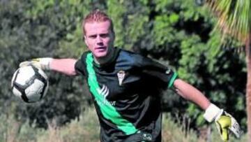 <b>ILUSIONADO. </b>Alberto cuajó un partidazo ante el Rayo.