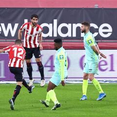 Mientras Soldado reclamaba...