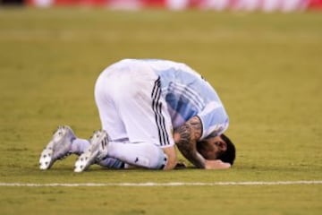 Tras 120 minutos infartantes, la Roja se quedó con el título tras superar por penales a la Albiceleste. Bravo fue el héroe chileno y Messi el villano argentino.