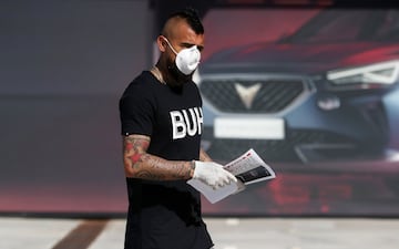 Arturo Vidal realizando las pruebas médicas en la Ciudad Deportiva. 