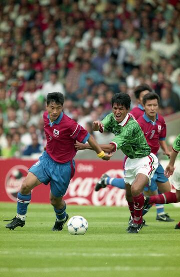 Aparecer en un 11 histórico de cualquier equipo es sinónimo del talento que goza un jugador, por eso sorprende que el “Emperador” luce sin problemas en los cuadros de ensueño de Pumas, Chivas, Tigres y la Selección Mexicana; con tal talla, podría incluso superar las hazañas de Rafael Márquez.