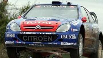 <B>RÉCORD.</B> Loeb está a un paso del récord de victorias en el Mundial de rallies.