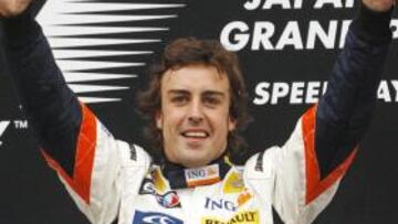 <b>EN UNA NUBE.</b> El piloto asturiano asegura que se encuentra muy feliz por su segunda victoria consecutiva.