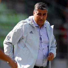 Los 4 cambios que prepara Escobar para el Clásico Universitario