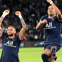 Al-Khelaïfi gives extra hug to Messi after first PSG goal