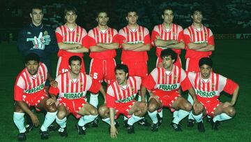 El once del Deportivo en el Parque de los Príncipes (21-3-1996). Arriba: Liaño, Radchenko, Paco, Viqueira, Voro, Ribera. Abajo: Donato, Manjarín, Alfredo, Villarroya y Bebeto.