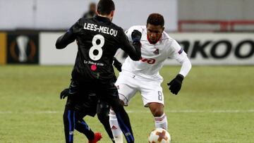 Soccer Football - Europa League Round of 32 Second Leg - Lokomotiv Moscow vs OGC Nice - RZD Arena, Moscow, Russia - February 22, 2018   Lokomotiv Moscow&rsquo;s Jefferson Farfan in action with Nice&#039;s Pierre Lees-Melou   REUTERS/Sergei Karpukhin