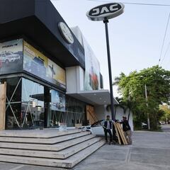 How far can inland can Hurricane Beryl reach in the US?