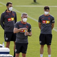 Dos semanas sin descanso para el Elche en busca de la salvación