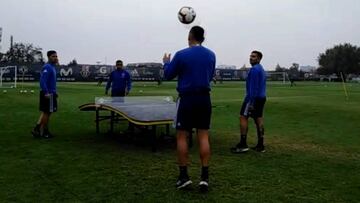 El partido de Teqball que encendió la práctica de la U