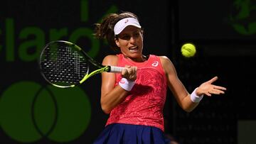 KEY BISCAYNE, FL - MARCH 30: Johanna Konta of Great Britain in action during the semifinals match against Venus Williams on day 11 of the Miami Open at the Crandon Park Tennis Center on March 30, 2017 in Key Biscayne, Florida.   Rob Foldy/Getty Images/AFP
 == FOR NEWSPAPERS, INTERNET, TELCOS &amp; TELEVISION USE ONLY ==