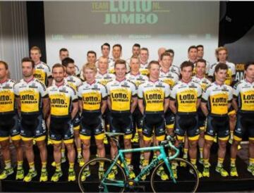 Todos los maillots de los equipos UCI World Tour para 2016