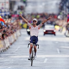 Van der Poel gana un Mundial histórico en Glasgow con caída incluida