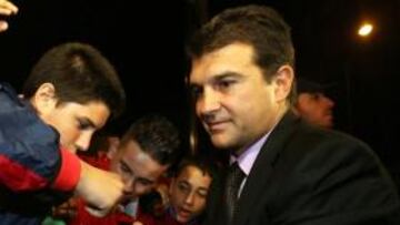 <b>PRUDENCIA.</b> El presidente del Fútbol Club Barcelona, Joan Laporta, afirmó que pese a la confianza que tiene el barcelonismo en el equipo, "hablar de títulos sería una falta de respeto".