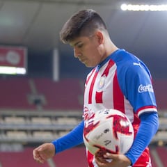 Chivas tendrá marca personal sobre “Chofis” para que rinda