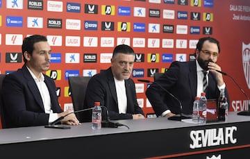 Pimienta, que entrenó a Peque en el Barça B, fue preguntado por el posible interés del Sevilla en él.
